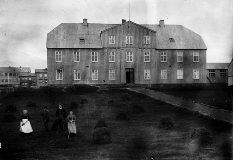 Lærði skólinn um 1900 Ljósmynd í eigu Ljósmyndasafns Reykjavíkur